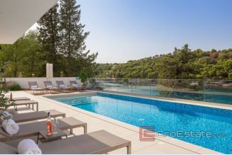 001 2026 96 Brac Villa in first row to the sea for sale