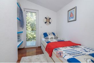 014 2018 216 Trogir house first row to the sea for sale