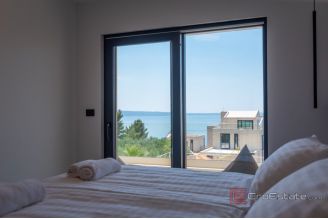 020 2043 56 near split house for sale