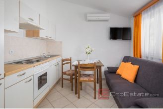011 5200 30 Porec house with pool for sale