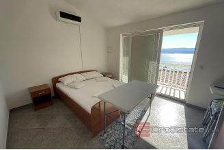 015 2030 44 Omis Apartment house with sea view for sale