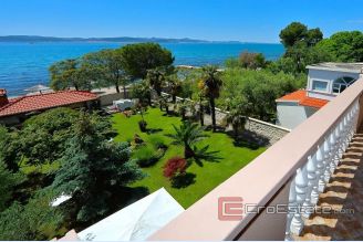 002 2021 330 Zadar villa first row to sea for sale 002 2021 330 Zadar villa first row to sea for sale