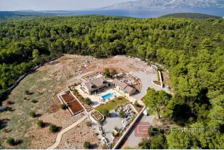 001 5217 30 Hvar two willas with pool for sale