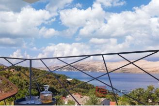 008 5221 30 Pag villa with pool for sale
