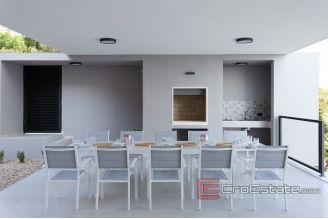 015 2022 354 Omis villa with sea view for sale