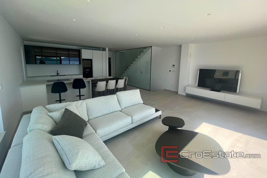 005 2021 334 Zadar apartment first row to the sea for sale 005 2021 334 Zadar apartment first row to the sea for sale