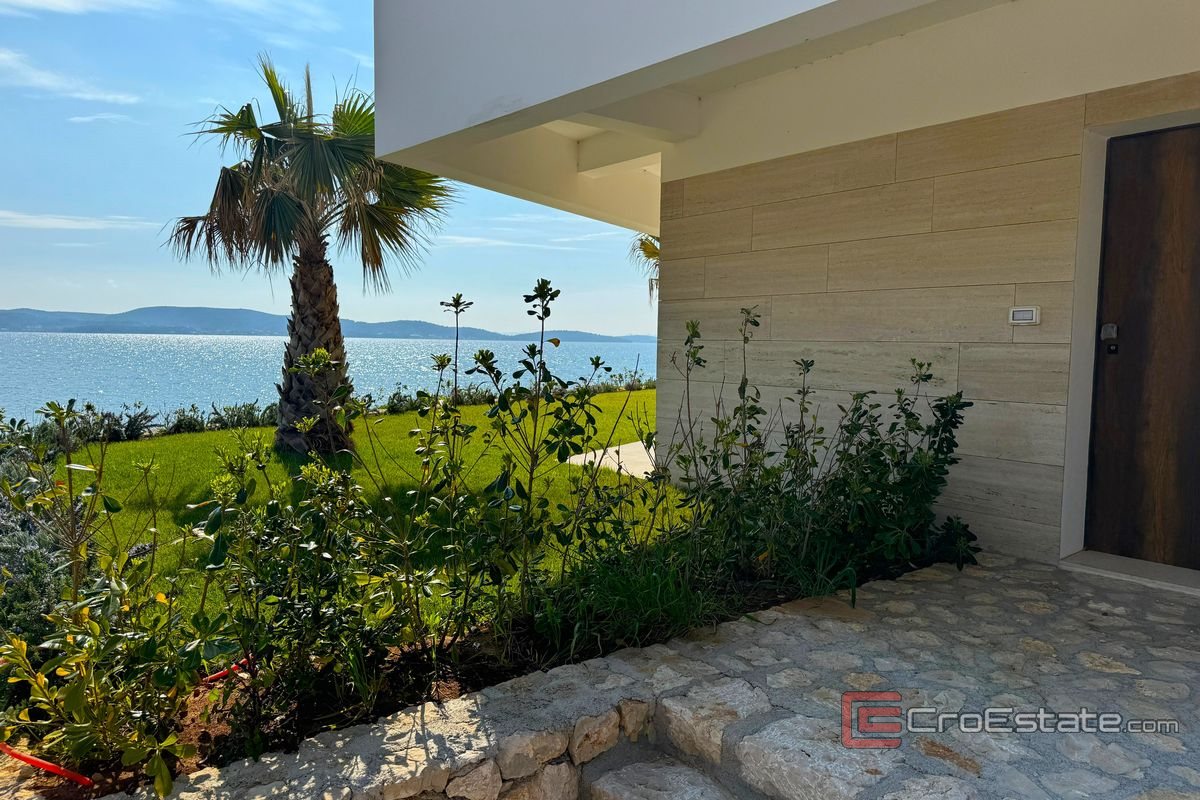 003 2021 335 Zadar apartment first row to the sea for sale 003 2021 335 Zadar apartment first row to the sea for sale