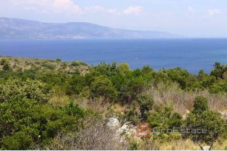 001 5235 30 Hvar land with sea view for sale