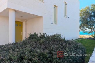 020 2021 338 Zadar villa first row to the sea for sale