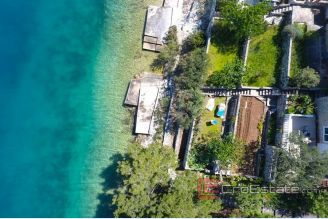 001 2021 339 Ciovo house first row to the sea for sale 001 2021 339 Ciovo house first row to the sea for sale
