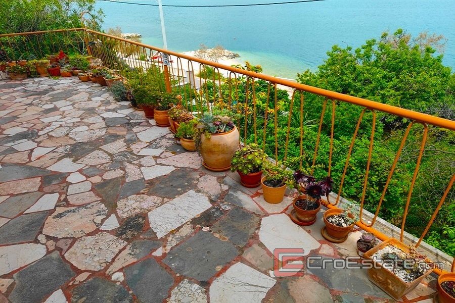 001 2021 341 Ciovo house first row to the sea for sale 001 2021 341 Ciovo house first row to the sea for sale