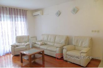 18 4560 30 apartment split