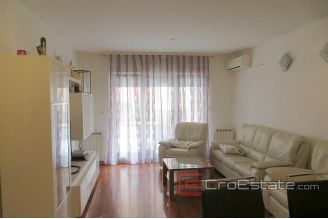 18 4560 30 apartment split