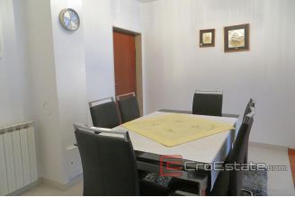 18 4560 30 apartment split