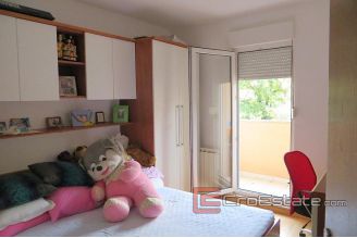 18 4560 30 apartment split