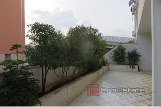 18 4560 30 apartment split