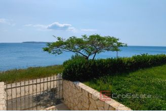 001 2021 349 island pag penthouse first row to the sea for sale