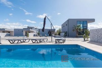 001 2018 228 Vir resort villas with pool for sale
