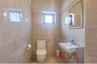 017 5275 30 Pula Modern villa with pool for sale