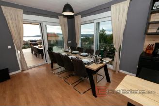 016 2018 231 Sibenik house with pool for sale