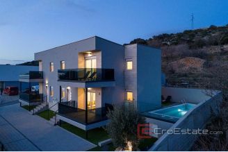 001 2018 235 Pag apartments with sea view for sale