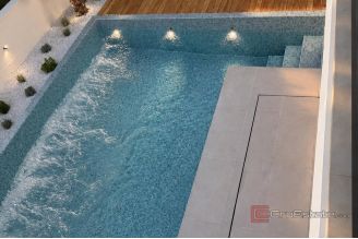 018 5285 30 Sukosan house with sea view sale