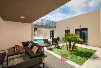 17 2013 163 Omis area villa swimming pool sea view for sale