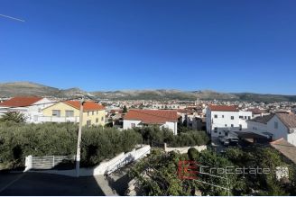 001 2035 118 Trogir house near city centre for sale