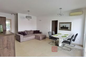 001 2031 95 Ciovo two bedroom apartment for rent