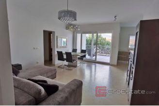 011 2031 95 Ciovo two bedroom apartment for rent