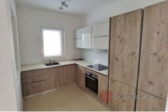 011 2031 95 Ciovo two bedroom apartment for rent