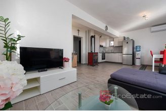 008 2037 56 Zadar house with a pool and a sea view for sale