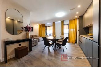 020 2031 99 Ciovo apartment with pool for sale