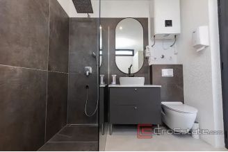 020 2031 99 Ciovo apartment with pool for sale