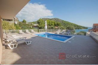 001 2041 68 Marina house with a sea view for sale