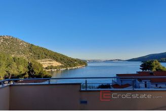 015 2041 68 Marina house with a sea view for sale