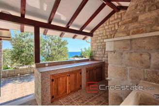 20 4623 30 Ciovo villa for rent by the sea