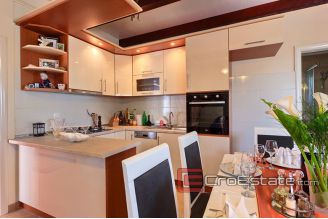 20 4623 30 Ciovo villa for rent by the sea