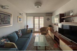 016 2035 143 Split Comfortable three bedroom apartment for sale