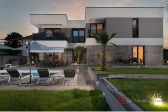 001 2043 103 Zadar Newely built luxury villa with pool for sale