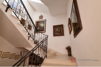 011 2041 77 Island of Brac House sewcond row to the sea for sale