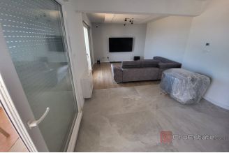 005 2047 05 Split Pazdigrad Modern apartment with a sea view for sale