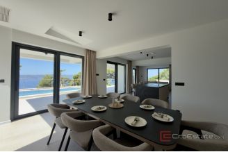 020 2038 85 makarska villa with pool and sea view for sale