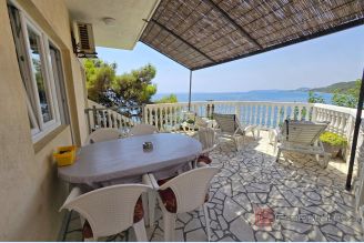 001 2029 79 Split area Semi detached house first row to the sea for sale