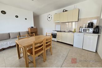 012 2029 79 Split area Semi detached house first row to the sea for sale