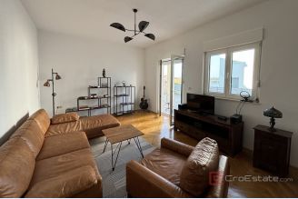 001 2035 174 Ciovo Comfortable three bedroom apartment for sale