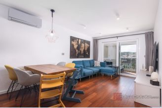 001 2030 79 Trogir Modern Two bedroom apartment for sale