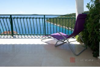 018 2031 138 Marina Apartment house with an open sea view for sale