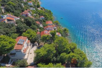 001 2021 393 Omis Apartment house in the first row to the sea sale