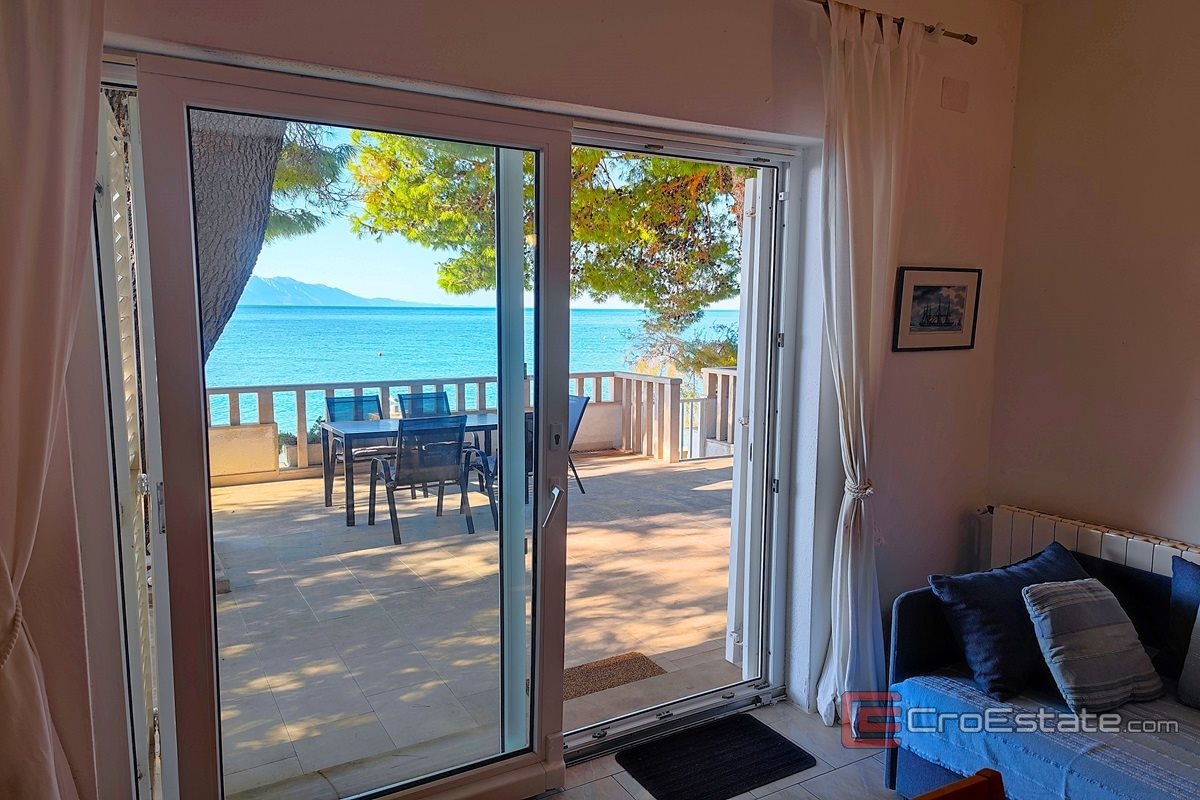 005 2021 394 Makarska House the first row to the sea sale 005 2021 394 Makarska House the first row to the sea sale